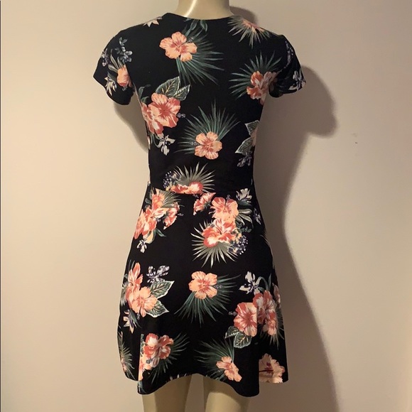 Floral print dress - Picture 2 of 7